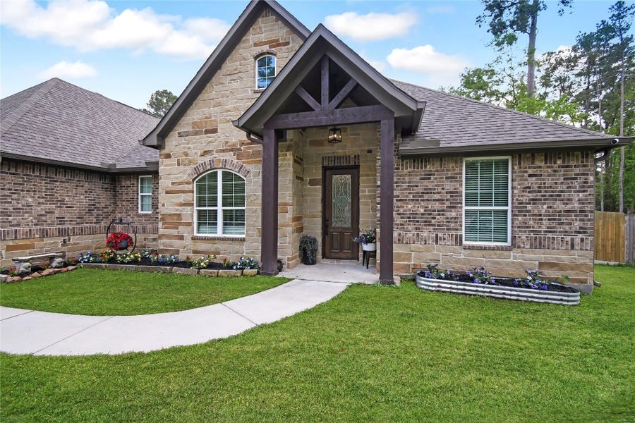 Property photo for 2406 Hummingbird Street, New Caney, TX