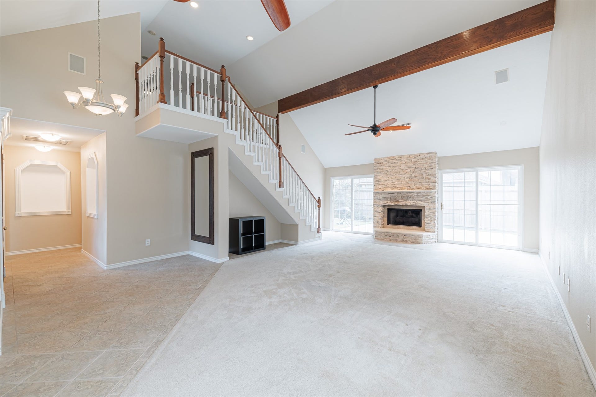 519 E Hillary Circle, Sugar Land, TX 77498 Another view of the entry leading to the family room.