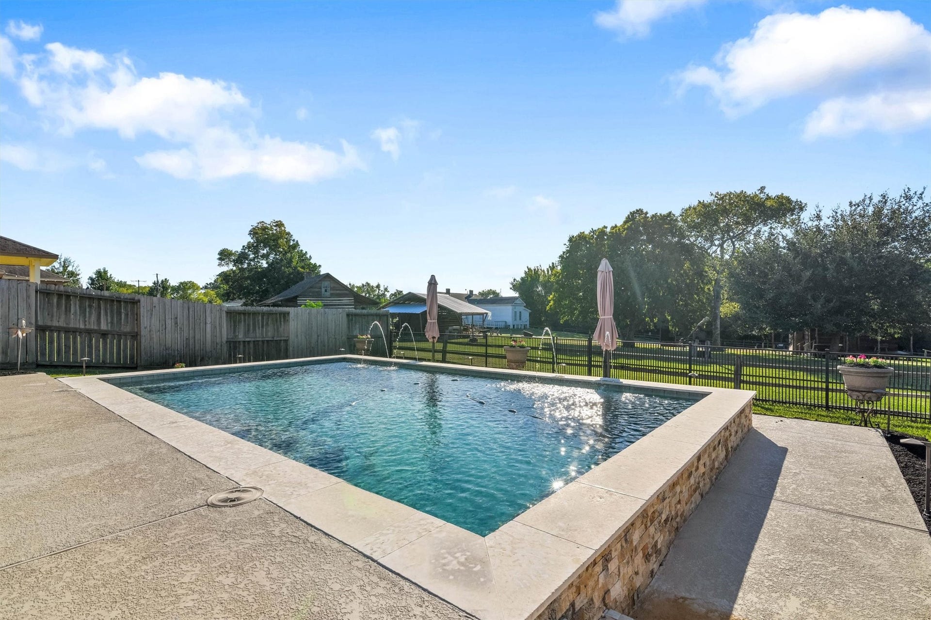 222 Racetrack Lane, Montgomery, TX 77356 222 Racetrack Lane, Montgomery, TX 77356