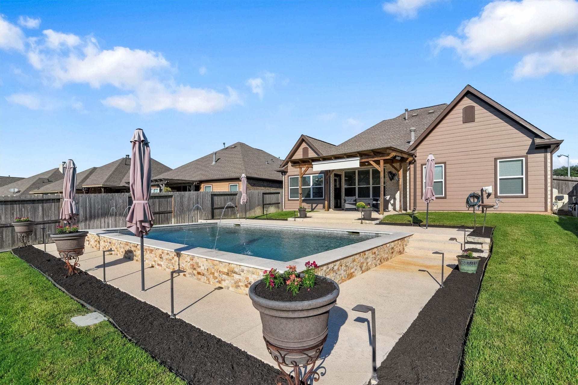 222 Racetrack Lane, Montgomery, TX 77356 222 Racetrack Lane, Montgomery, TX 77356