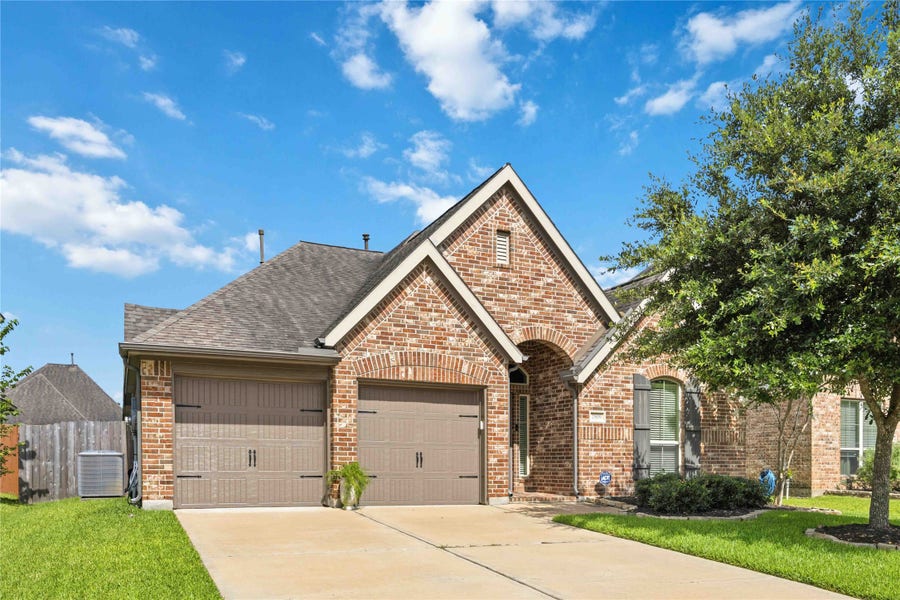 Property photo for 2909 Oakmist Ridge Lane, Pearland, TX