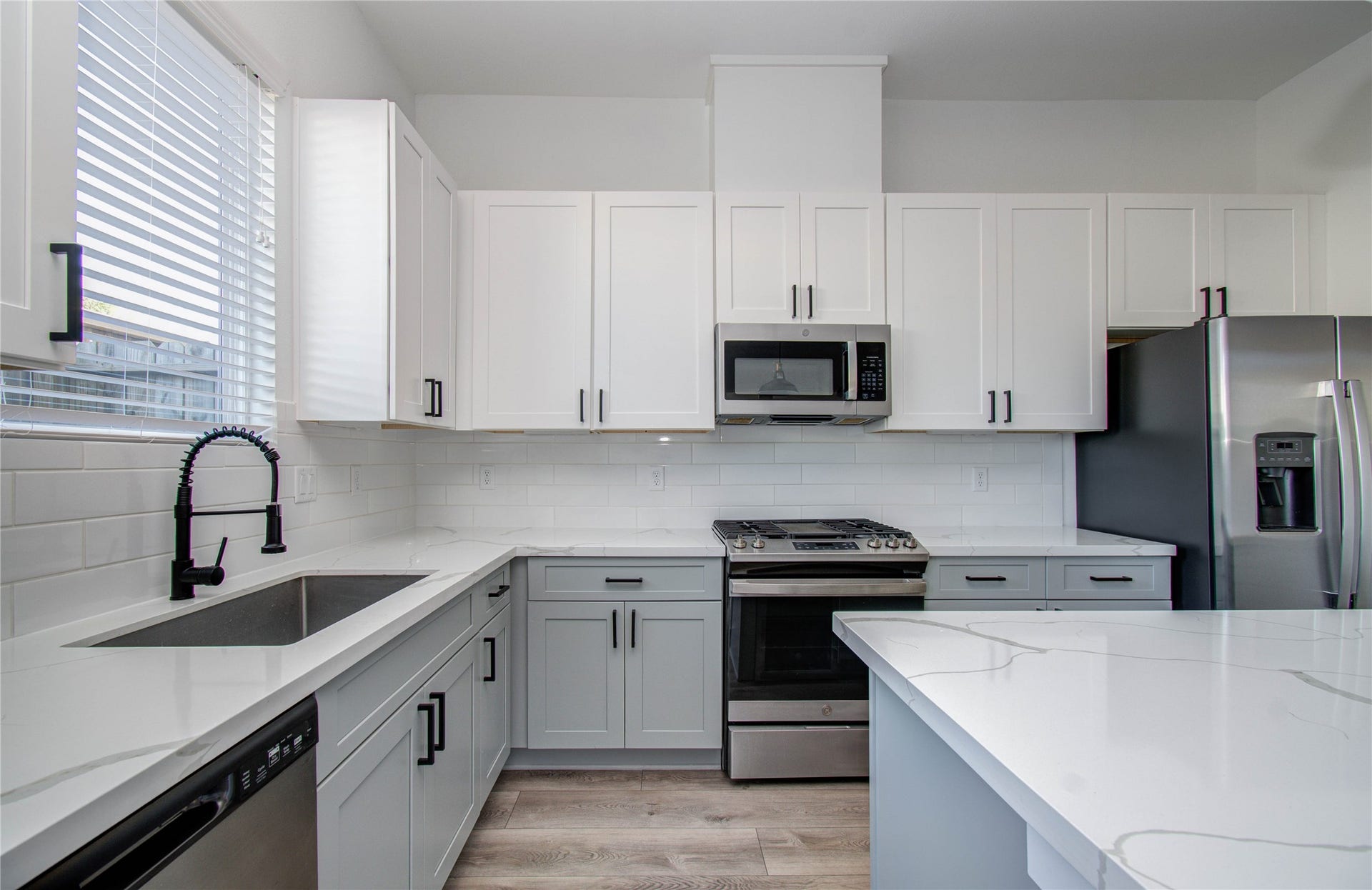 2054 Johanna Creek Drive, Houston, TX 77055 2054 Johanna Creek Drive, Houston, TX 77055