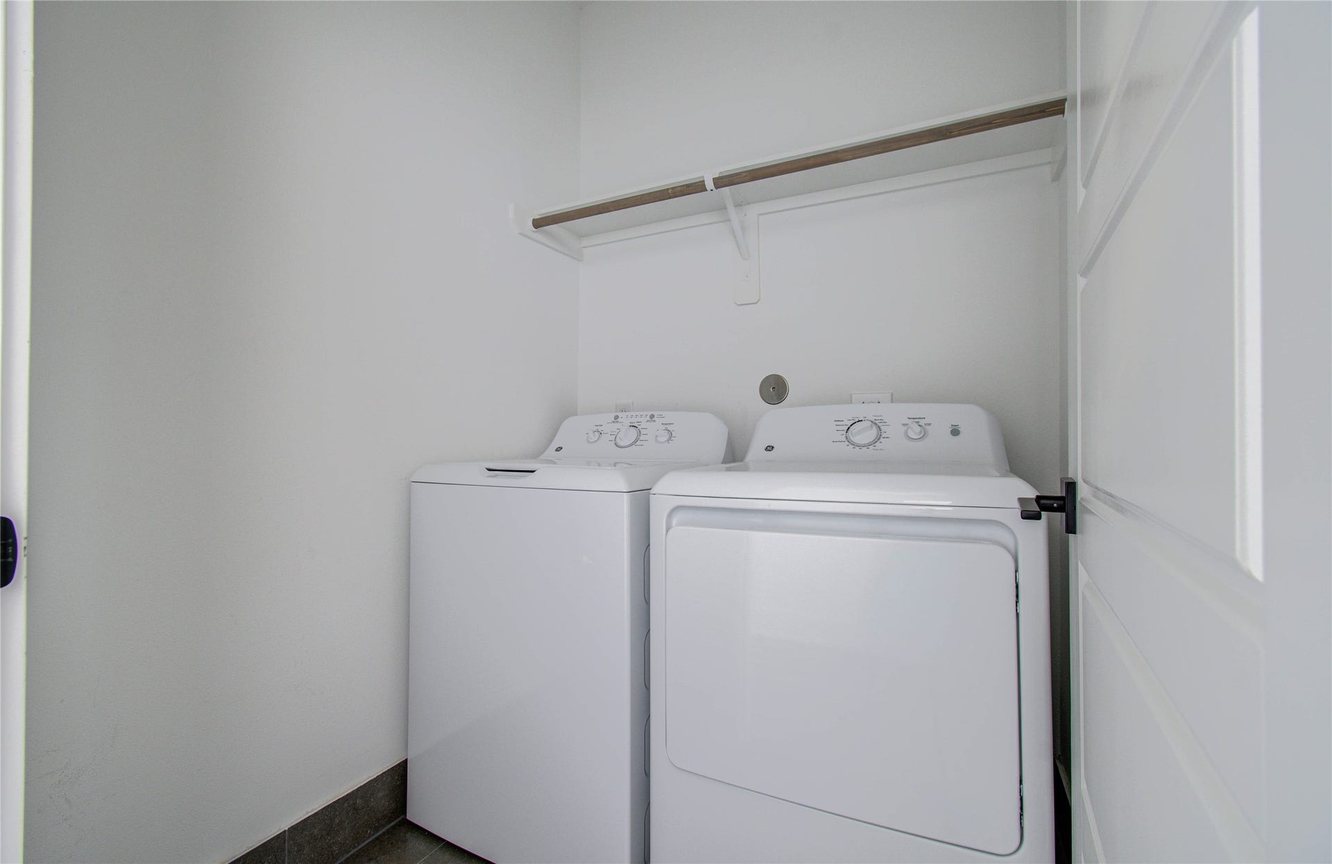 2054 Johanna Creek Drive, Houston, TX 77055 2054 Johanna Creek Drive, Houston, TX 77055