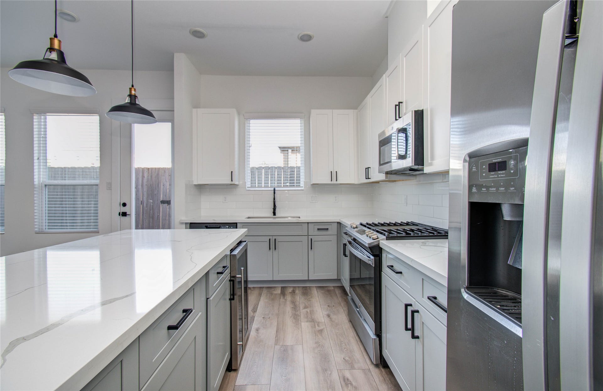 2054 Johanna Creek Drive, Houston, TX 77055 2054 Johanna Creek Drive, Houston, TX 77055