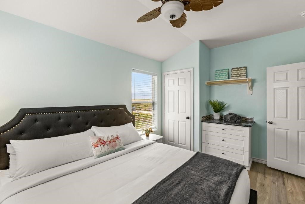 1157 Alex Drive, Gilchrist, TX 77617 1157 Alex Drive, Gilchrist, TX 77617