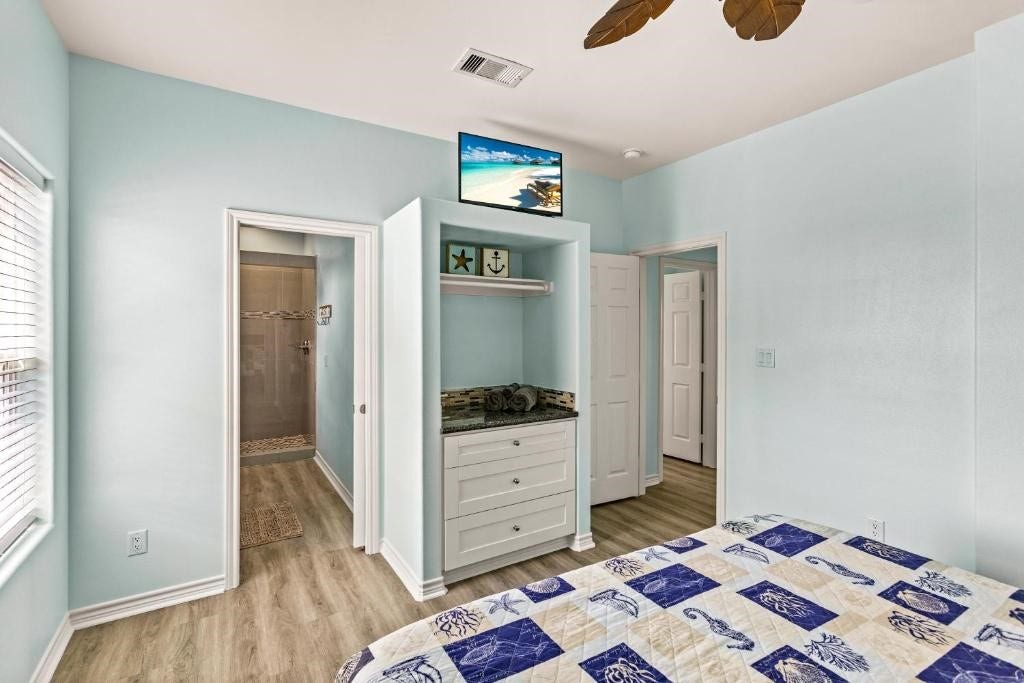 1157 Alex Drive, Gilchrist, TX 77617 1157 Alex Drive, Gilchrist, TX 77617