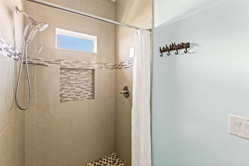1157 Alex Drive, Gilchrist, TX 77617 1157 Alex Drive, Gilchrist, TX 77617
