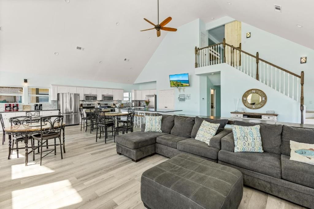 1157 Alex Drive, Gilchrist, TX 77617 1157 Alex Drive, Gilchrist, TX 77617