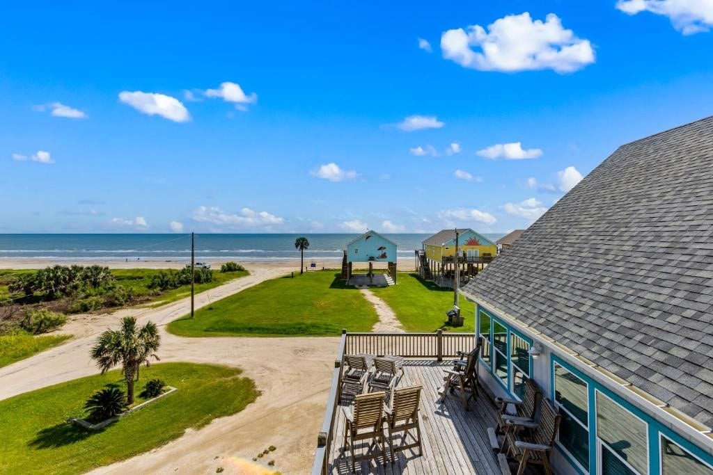 1157 Alex Drive, Gilchrist, TX 77617 1157 Alex Drive, Gilchrist, TX 77617