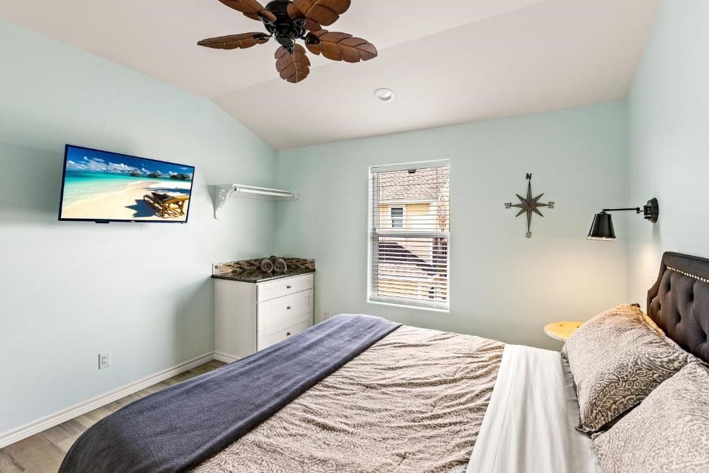 1157 Alex Drive, Gilchrist, TX 77617 1157 Alex Drive, Gilchrist, TX 77617