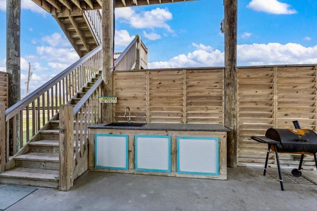 1157 Alex Drive, Gilchrist, TX 77617 1157 Alex Drive, Gilchrist, TX 77617