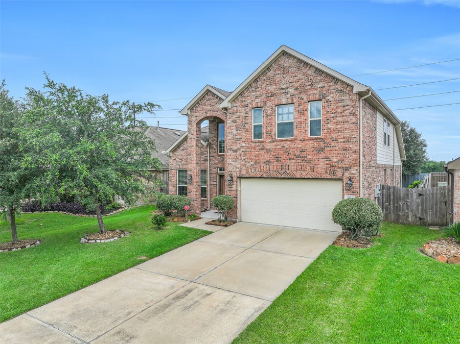 Property photo for 4511 Apple Point Lane, Rosharon, TX