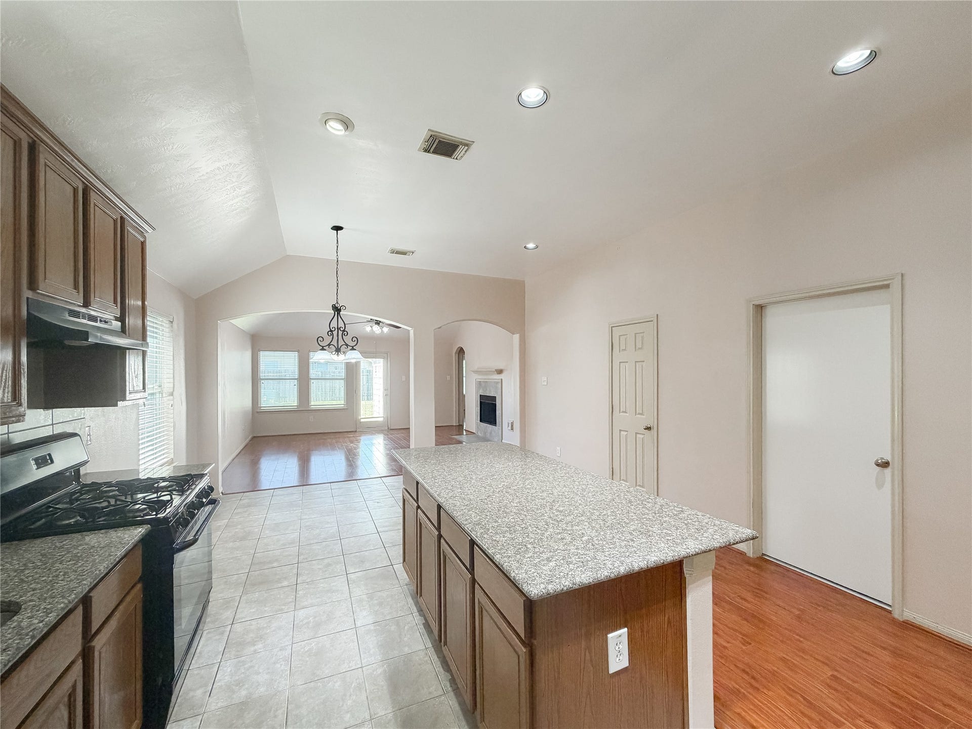 8110 Saragosa Blue Lane, Richmond, TX 77407 8110 Saragosa Blue Lane, Richmond, TX 77407