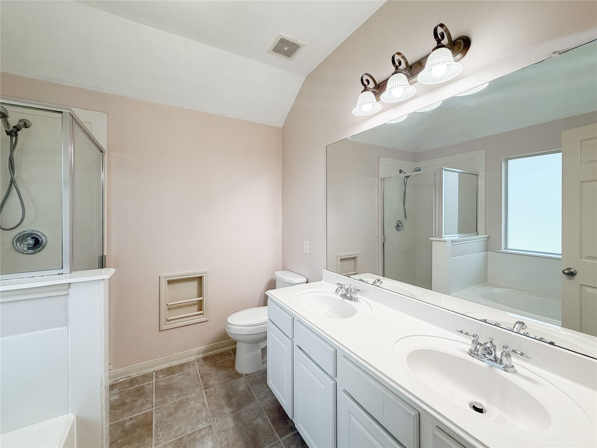 8110 Saragosa Blue Lane, Richmond, TX 77407 Primary Bathroom