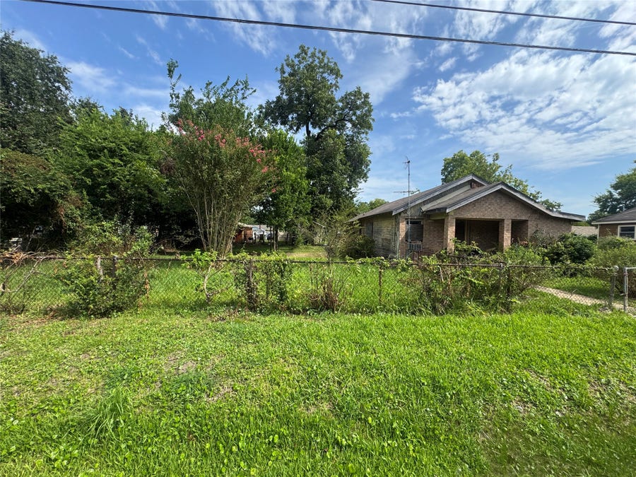 Property photo for 3215 Roland Street, Houston, TX