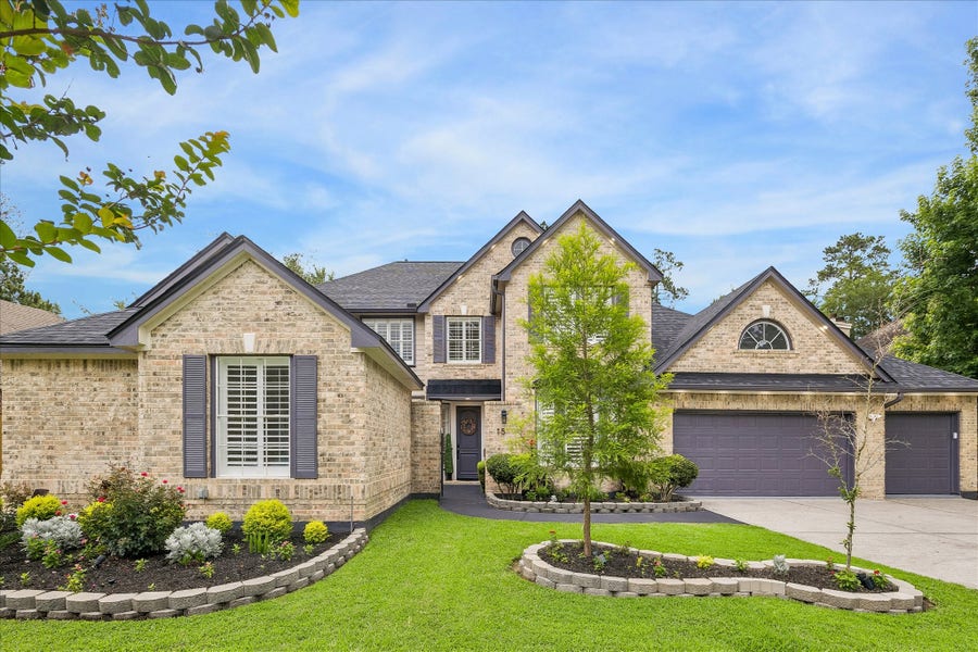Property photo for 15 W Beckonvale Circle, The Woodlands, TX