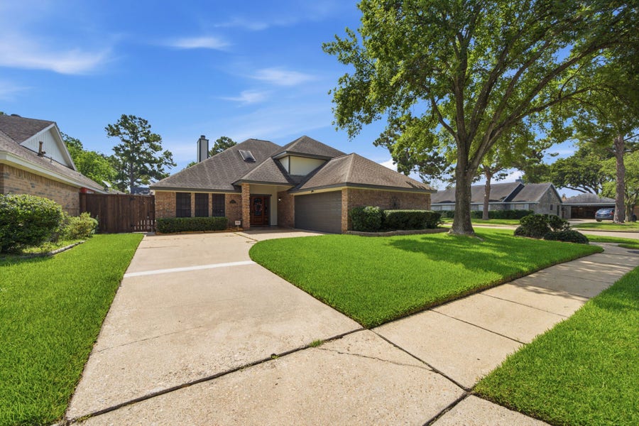 Property photo for 3302 Lindenfield Drive, Katy, TX