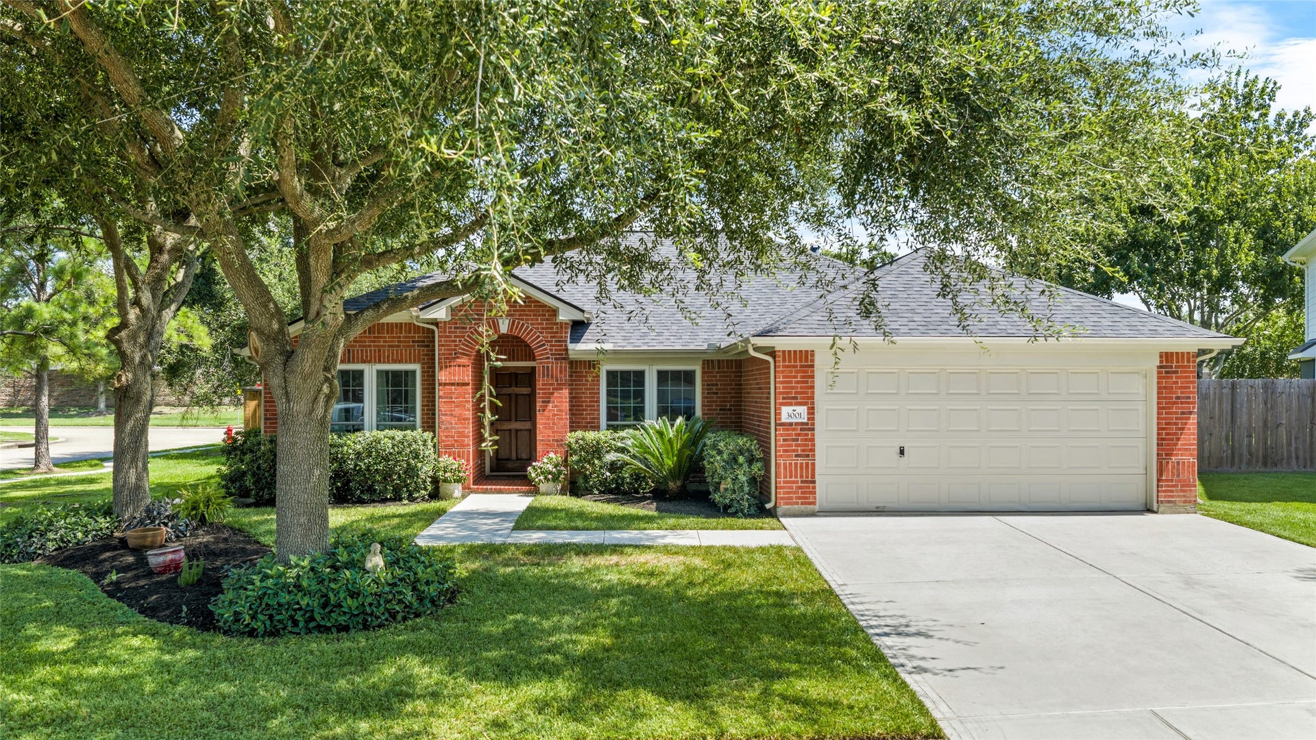 3001 Meadow Bay Drive, Dickinson, TX 77539 3001 Meadow Bay Drive, Dickinson, TX 77539