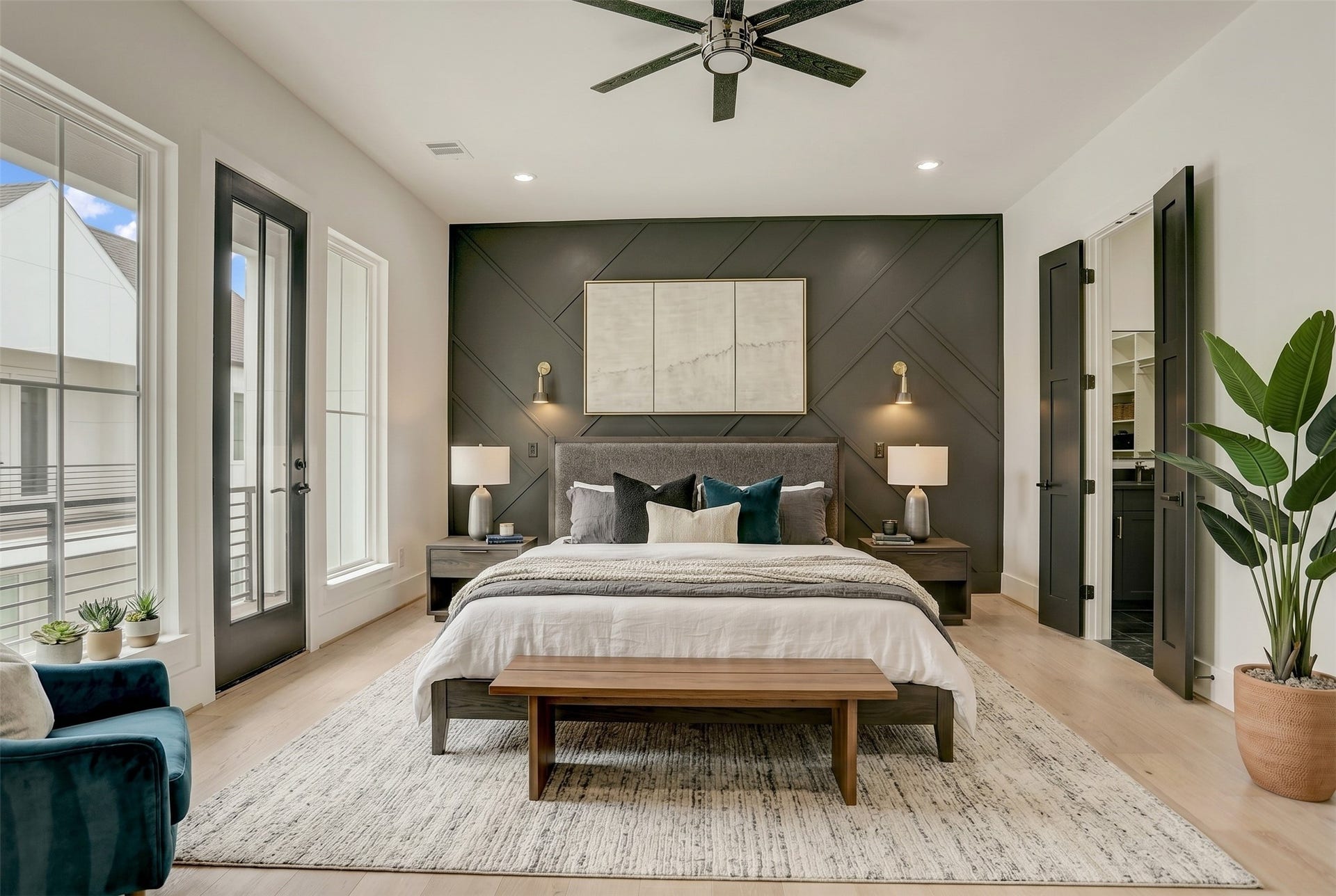 1907 Lauderdale Street, Houston, TX 77030 The primary suite sits on the third floor and offers a spa-like retreat. Virtually staged photo.