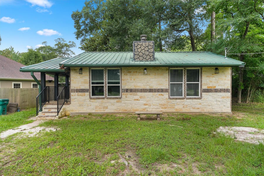 Property photo for 905 Franconia Drive, Conroe, TX