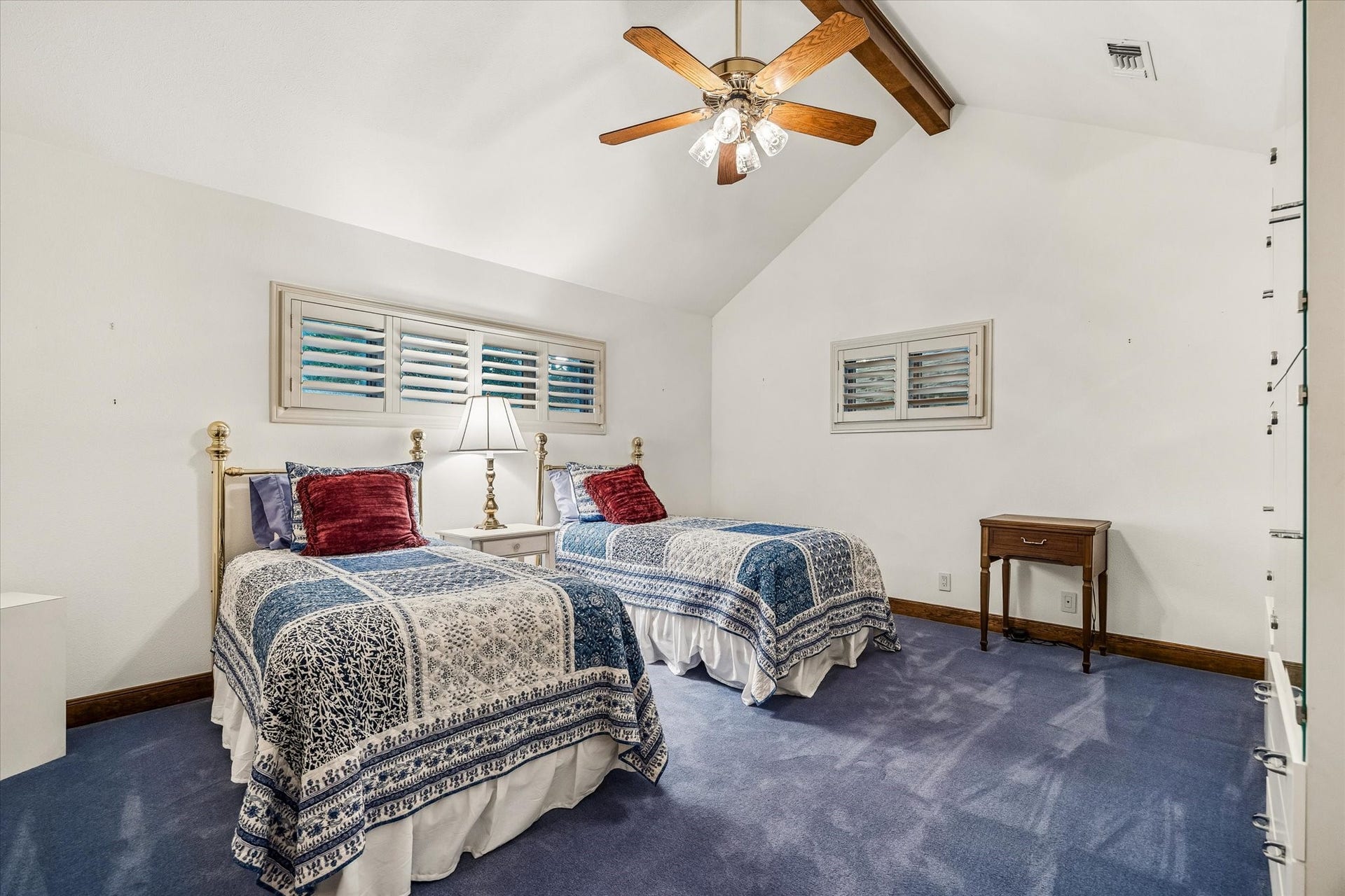24 W Rivercrest Drive, Houston, TX 77042 24 W Rivercrest Drive, Houston, TX 77042