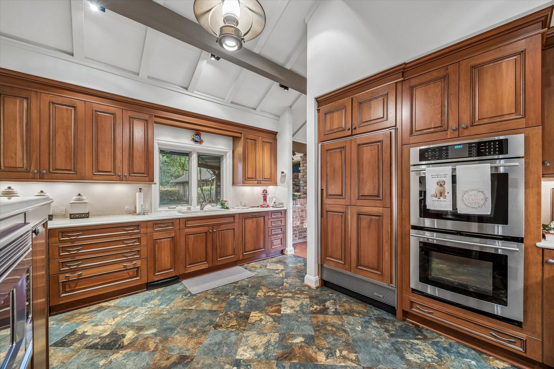 24 W Rivercrest Drive, Houston, TX 77042 24 W Rivercrest Drive, Houston, TX 77042