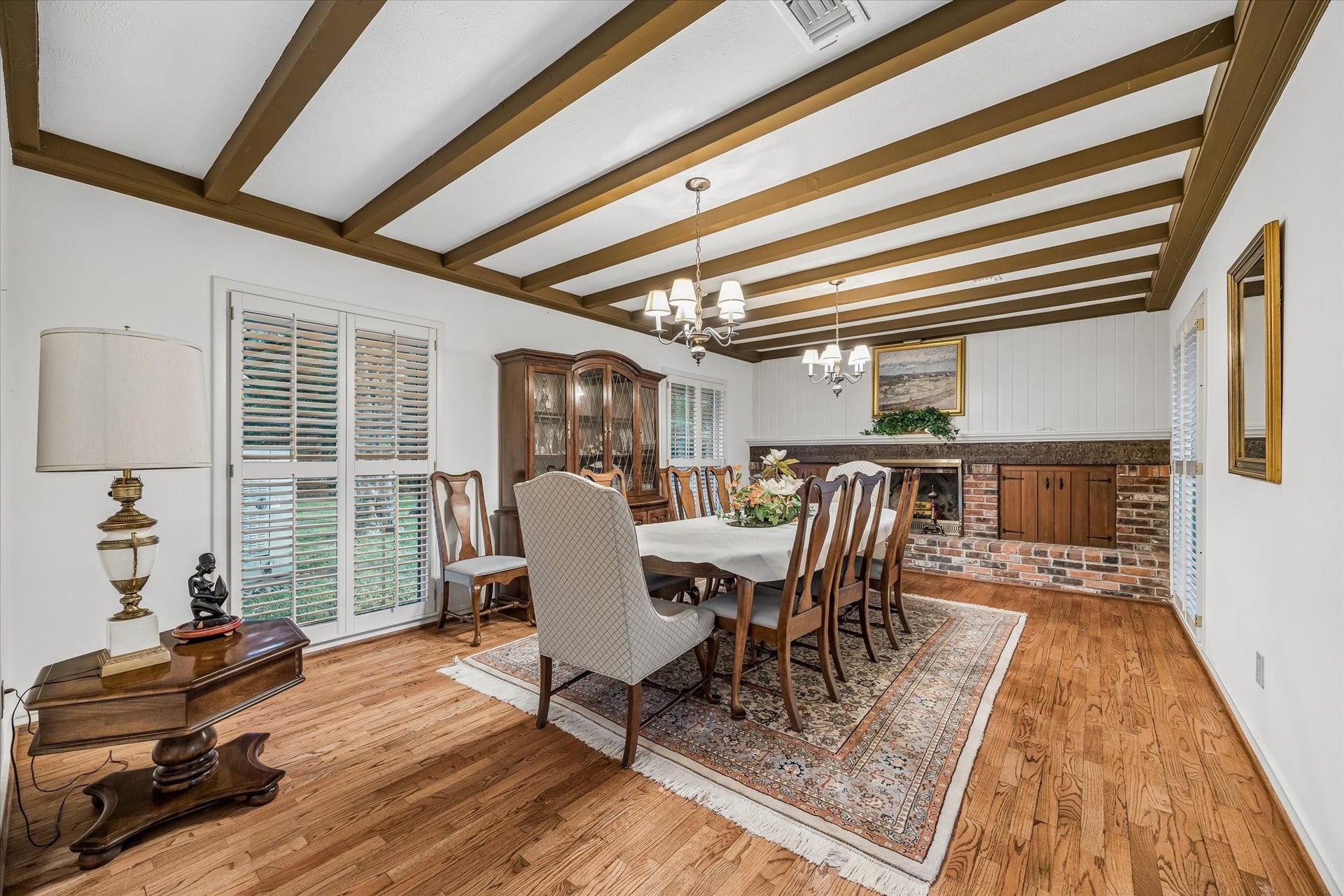24 W Rivercrest Drive, Houston, TX 77042 24 W Rivercrest Drive, Houston, TX 77042