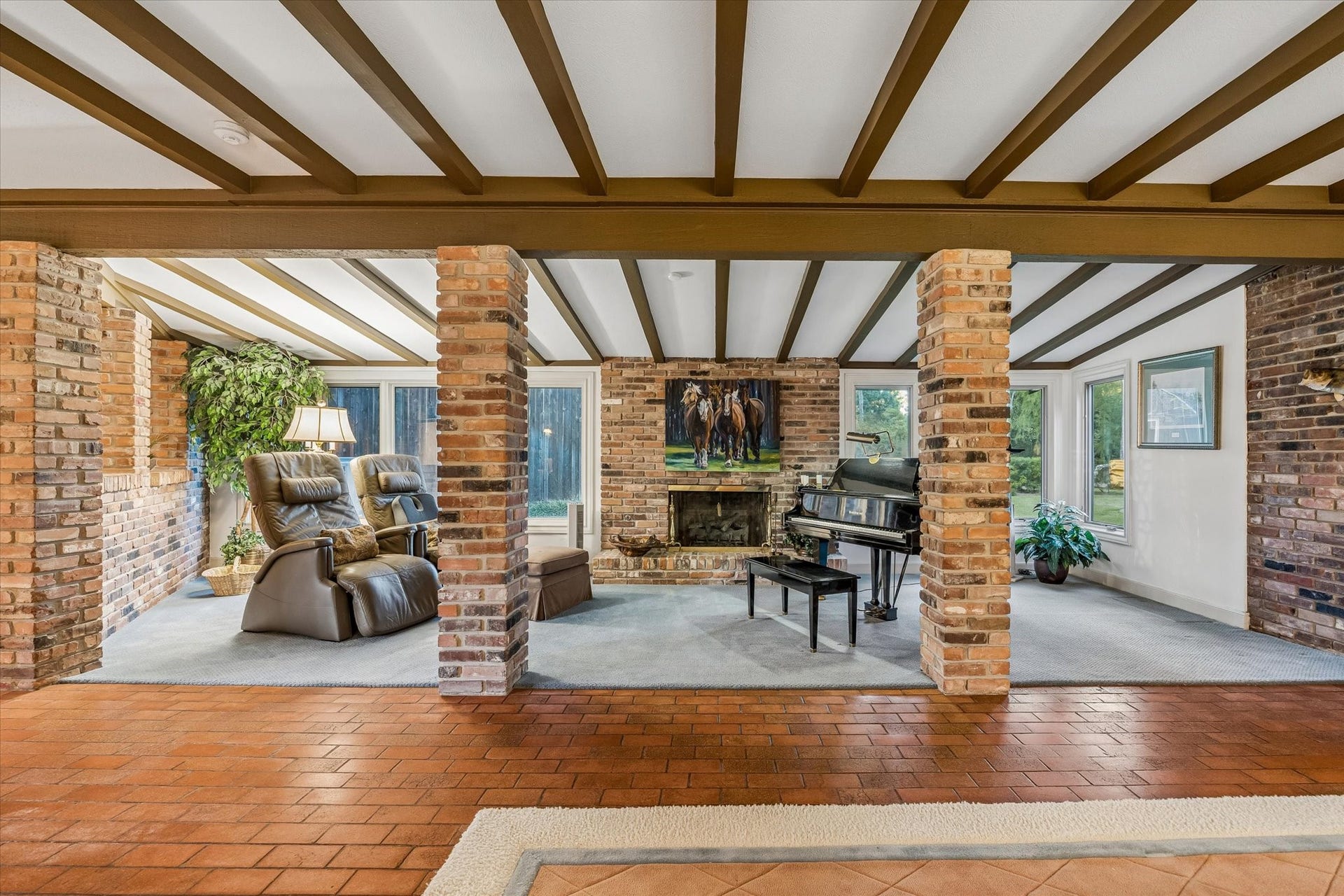 24 W Rivercrest Drive, Houston, TX 77042 24 W Rivercrest Drive, Houston, TX 77042