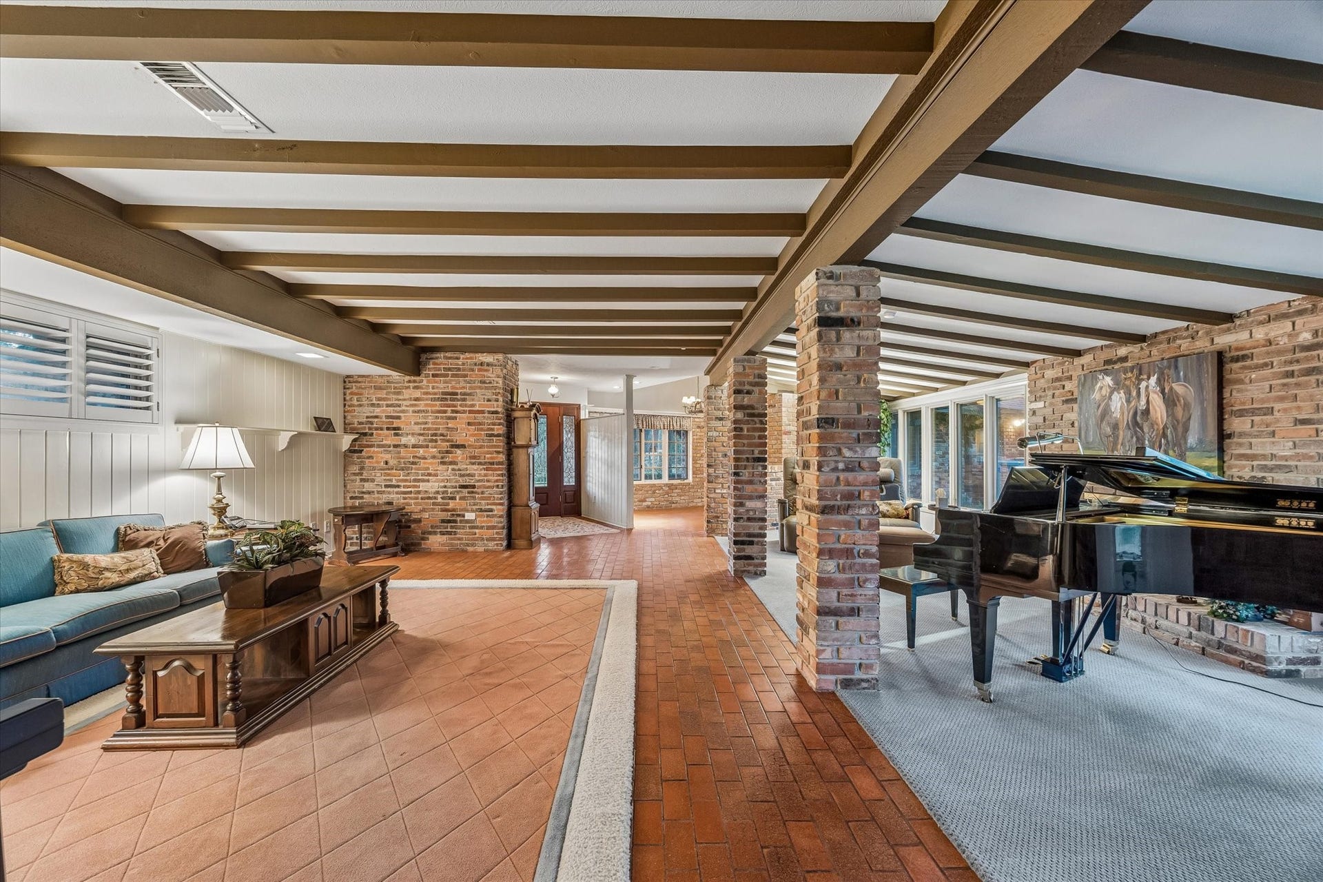 24 W Rivercrest Drive, Houston, TX 77042 24 W Rivercrest Drive, Houston, TX 77042