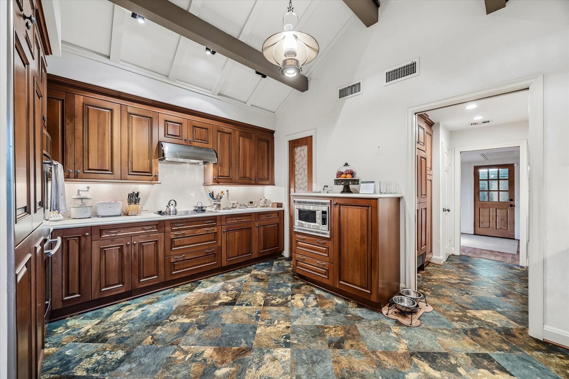 24 W Rivercrest Drive, Houston, TX 77042 24 W Rivercrest Drive, Houston, TX 77042