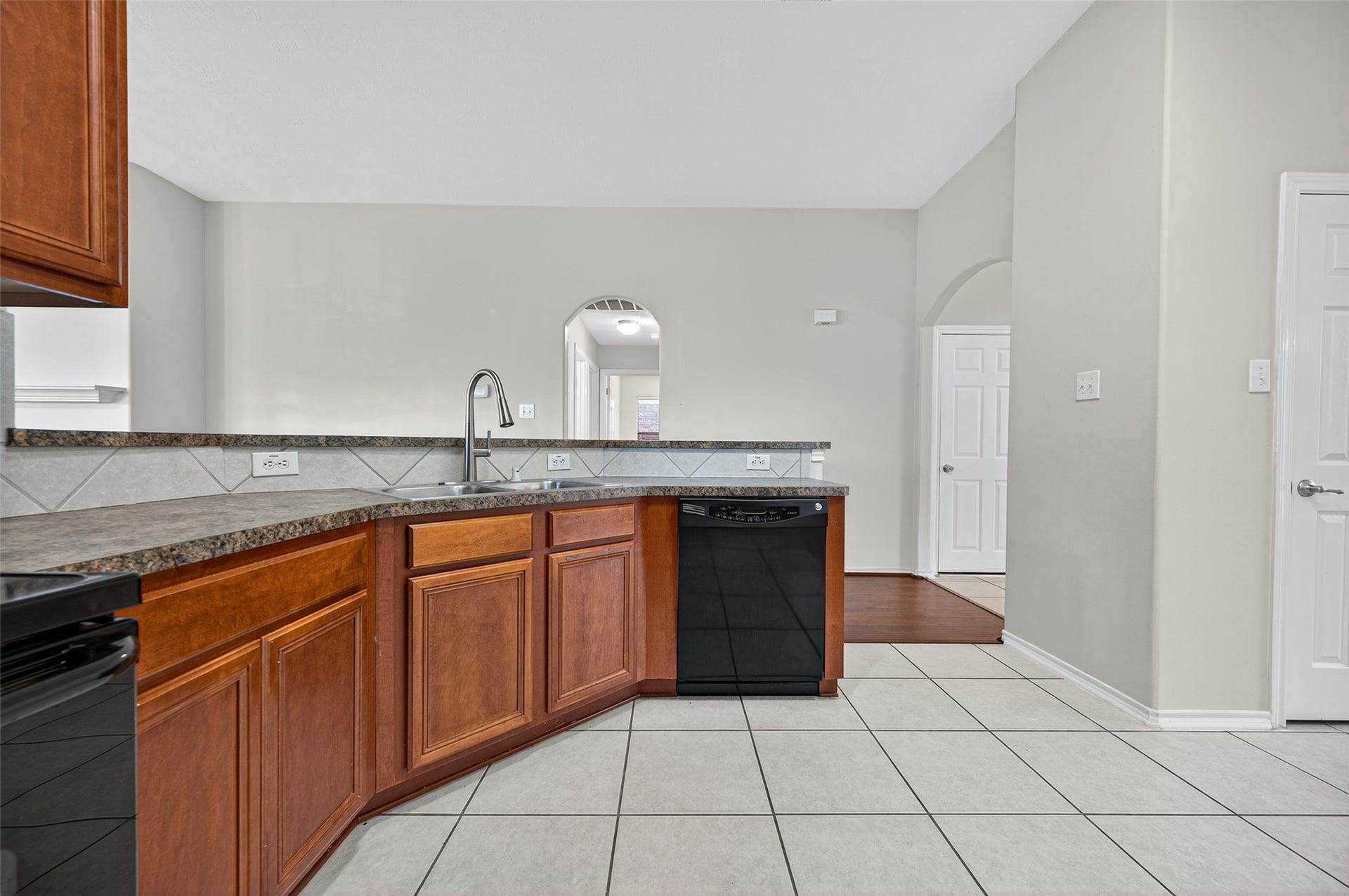 6927 Great Oaks Shadow Drive, Houston, TX 77083 6927 Great Oaks Shadow Drive, Houston, TX 77083