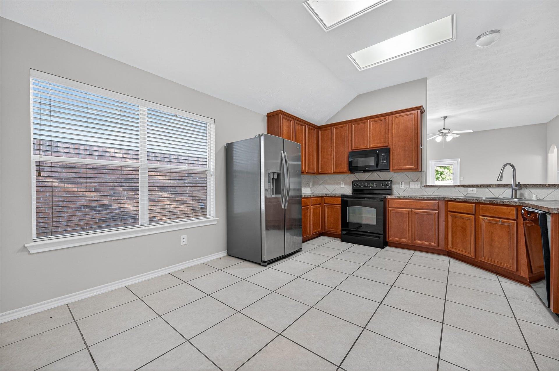 6927 Great Oaks Shadow Drive, Houston, TX 77083 6927 Great Oaks Shadow Drive, Houston, TX 77083