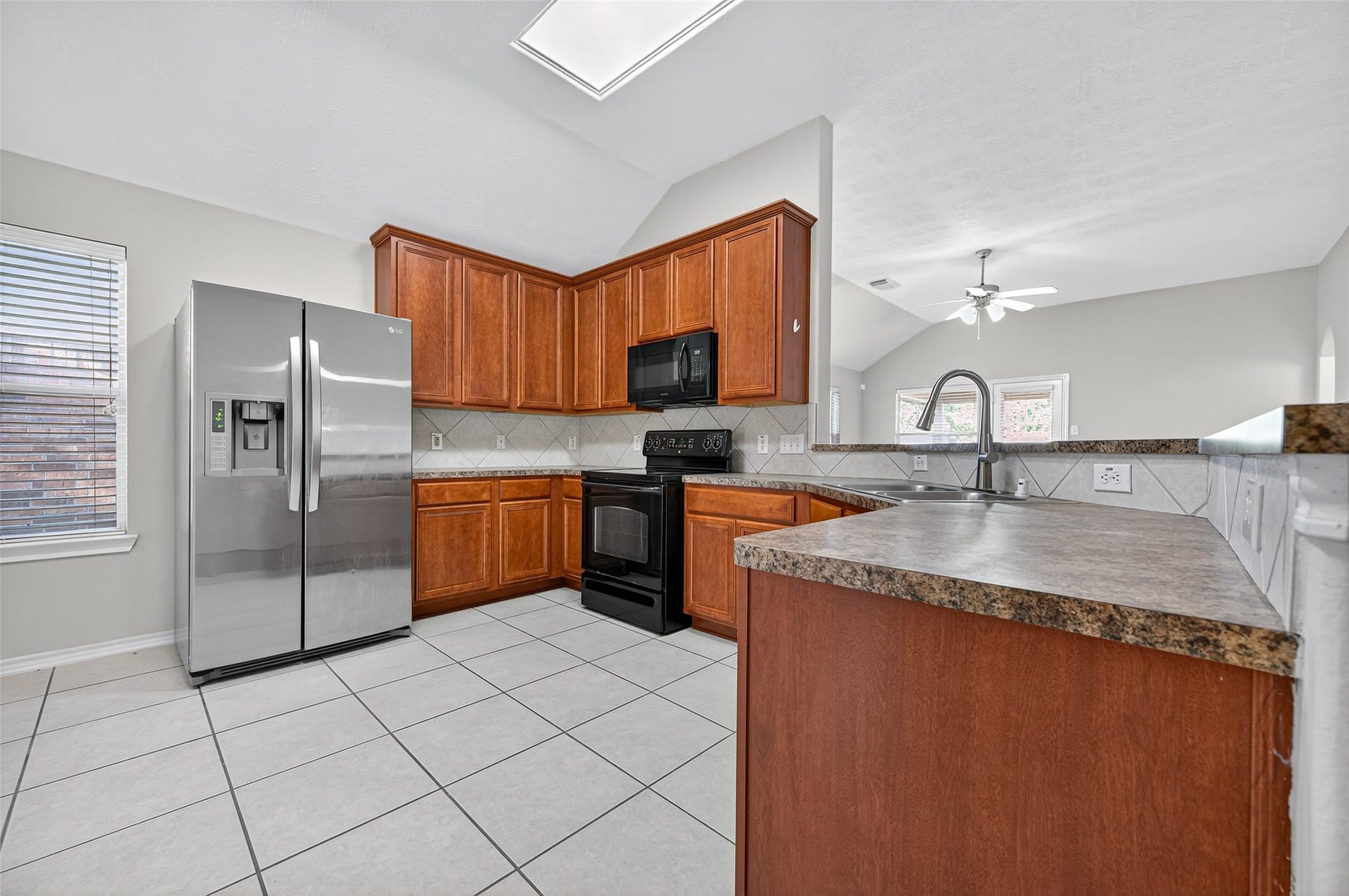 6927 Great Oaks Shadow Drive, Houston, TX 77083 6927 Great Oaks Shadow Drive, Houston, TX 77083