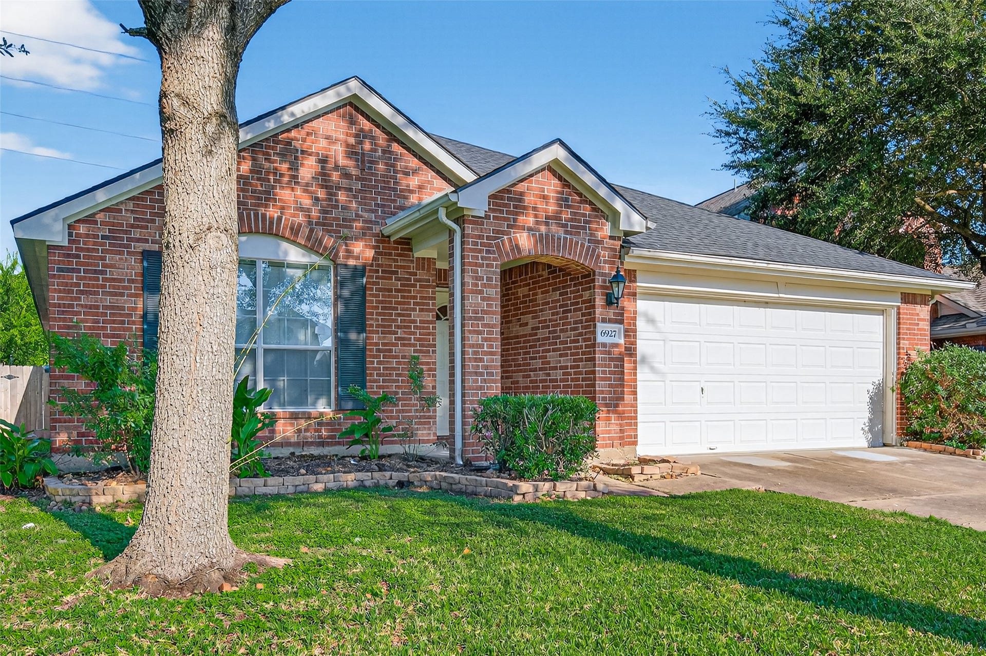 6927 Great Oaks Shadow Drive, Houston, TX 77083 6927 Great Oaks Shadow Drive, Houston, TX 77083