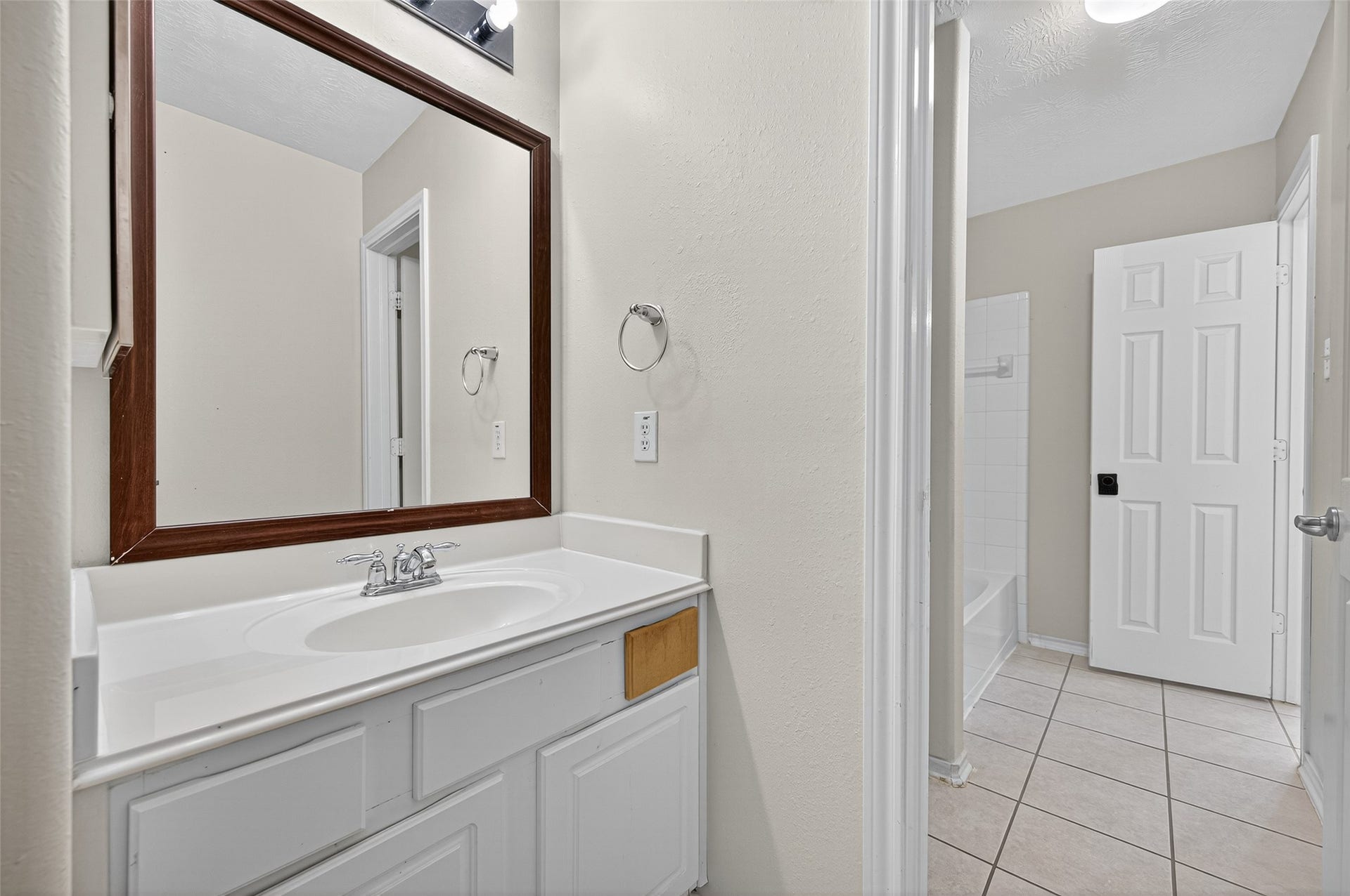 6927 Great Oaks Shadow Drive, Houston, TX 77083 6927 Great Oaks Shadow Drive, Houston, TX 77083