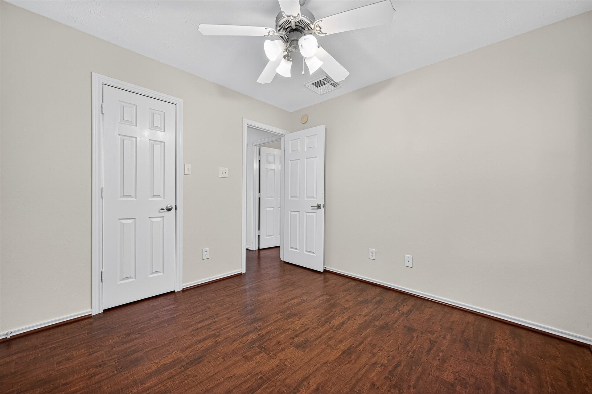 6927 Great Oaks Shadow Drive, Houston, TX 77083 6927 Great Oaks Shadow Drive, Houston, TX 77083