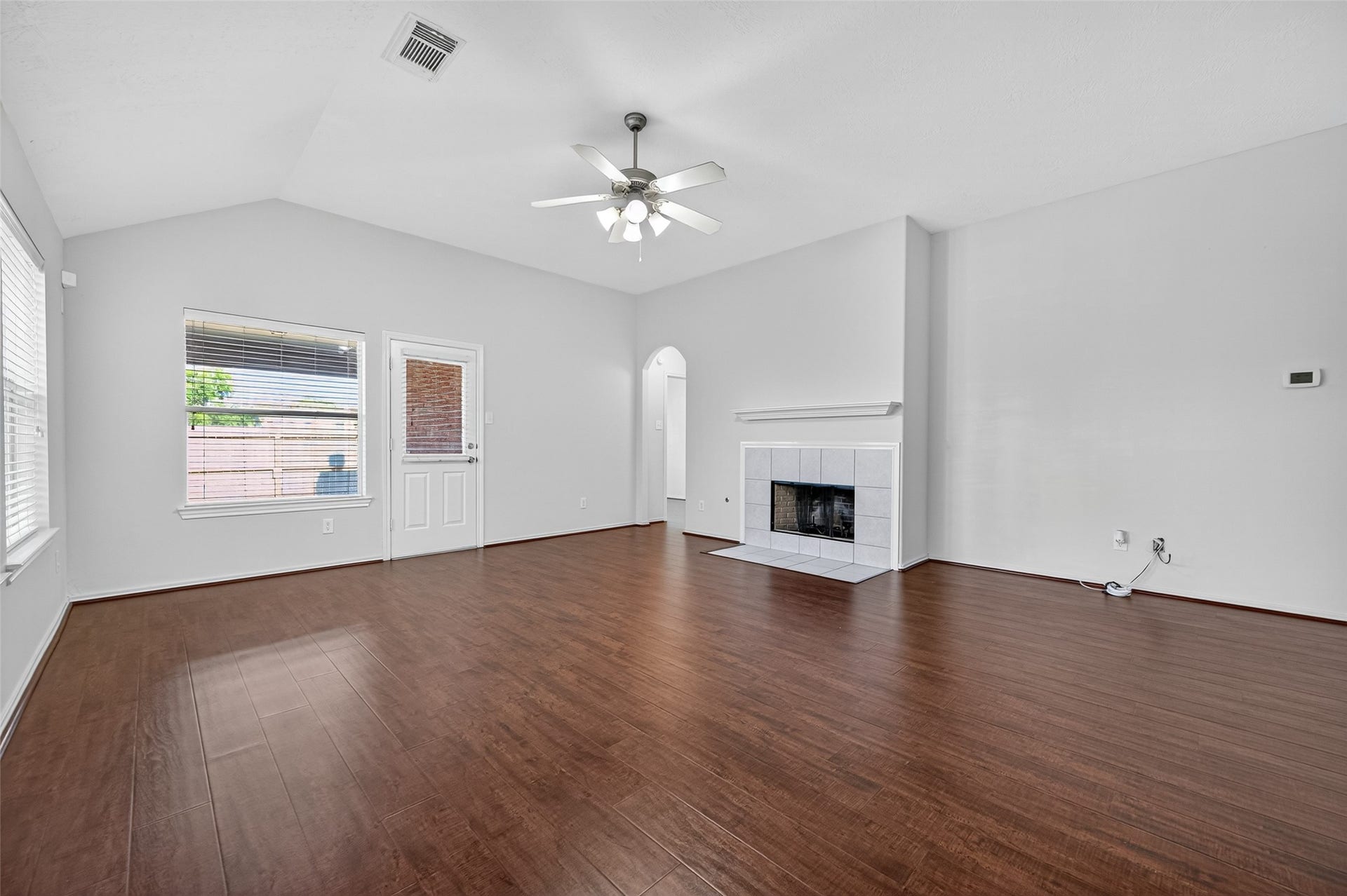 6927 Great Oaks Shadow Drive, Houston, TX 77083 6927 Great Oaks Shadow Drive, Houston, TX 77083