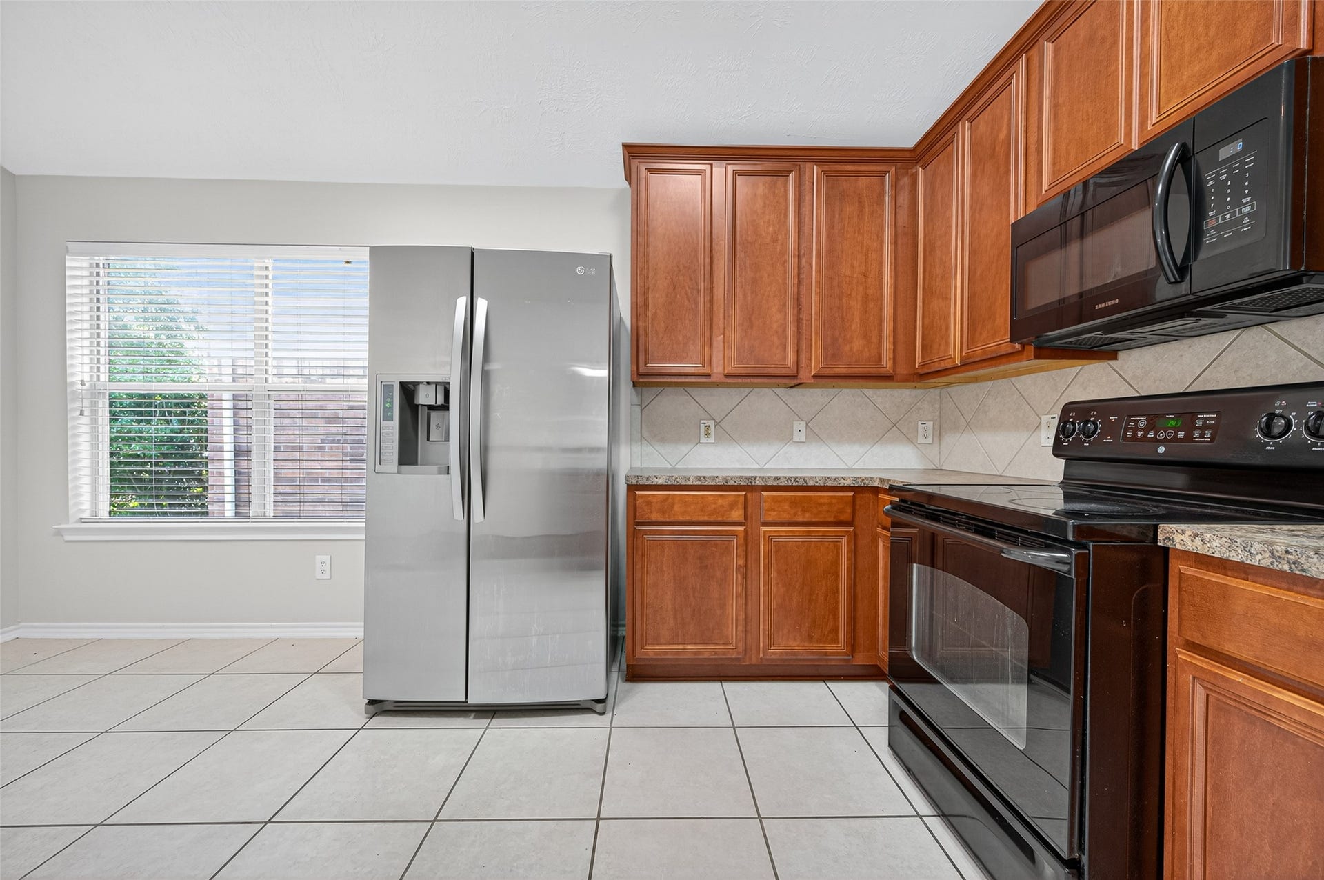 6927 Great Oaks Shadow Drive, Houston, TX 77083 6927 Great Oaks Shadow Drive, Houston, TX 77083