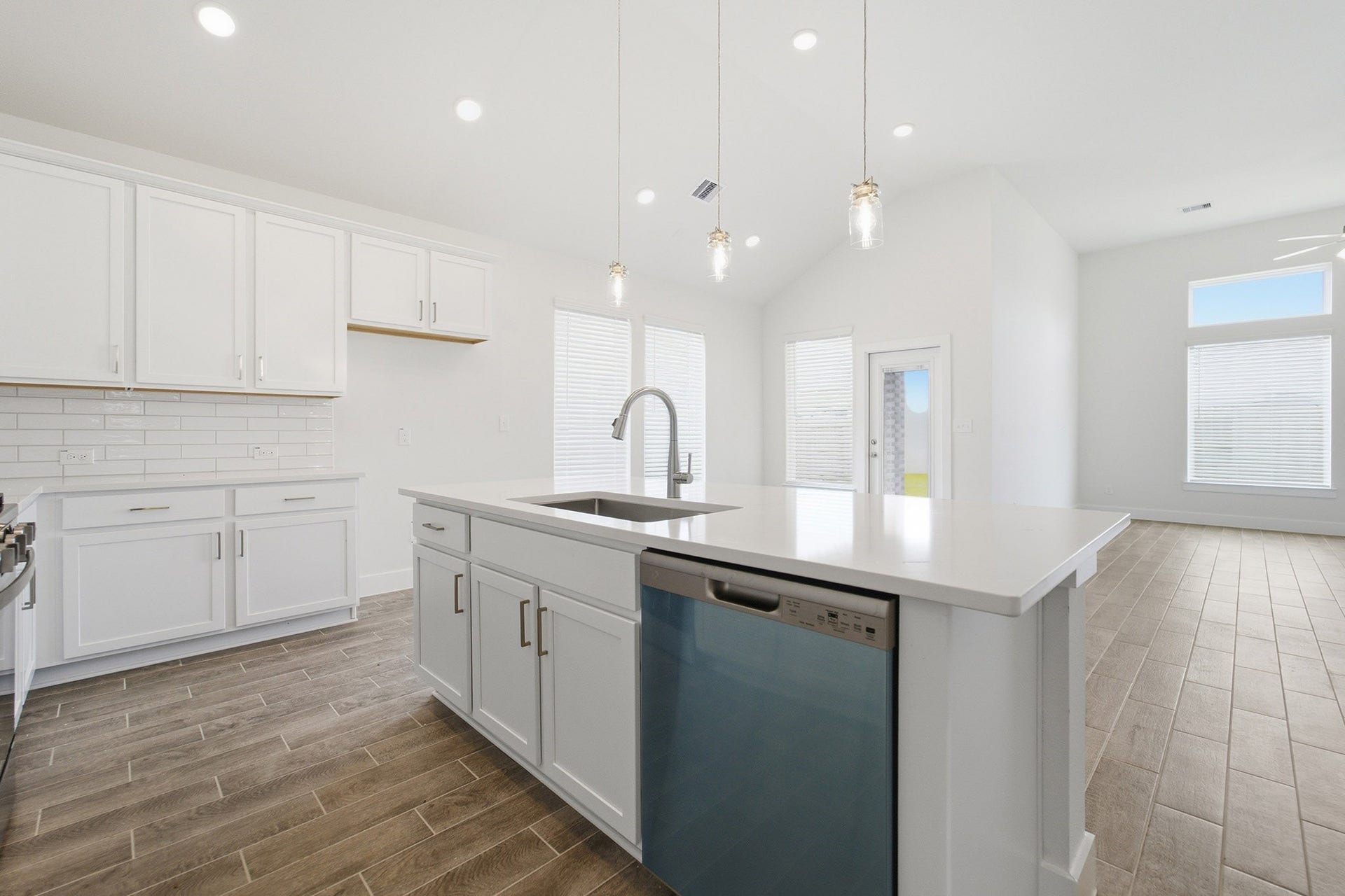 7902 Jasper Meadows Way, Angleton, TX 77515 7902 Jasper Meadows Way, Angleton, TX 77515