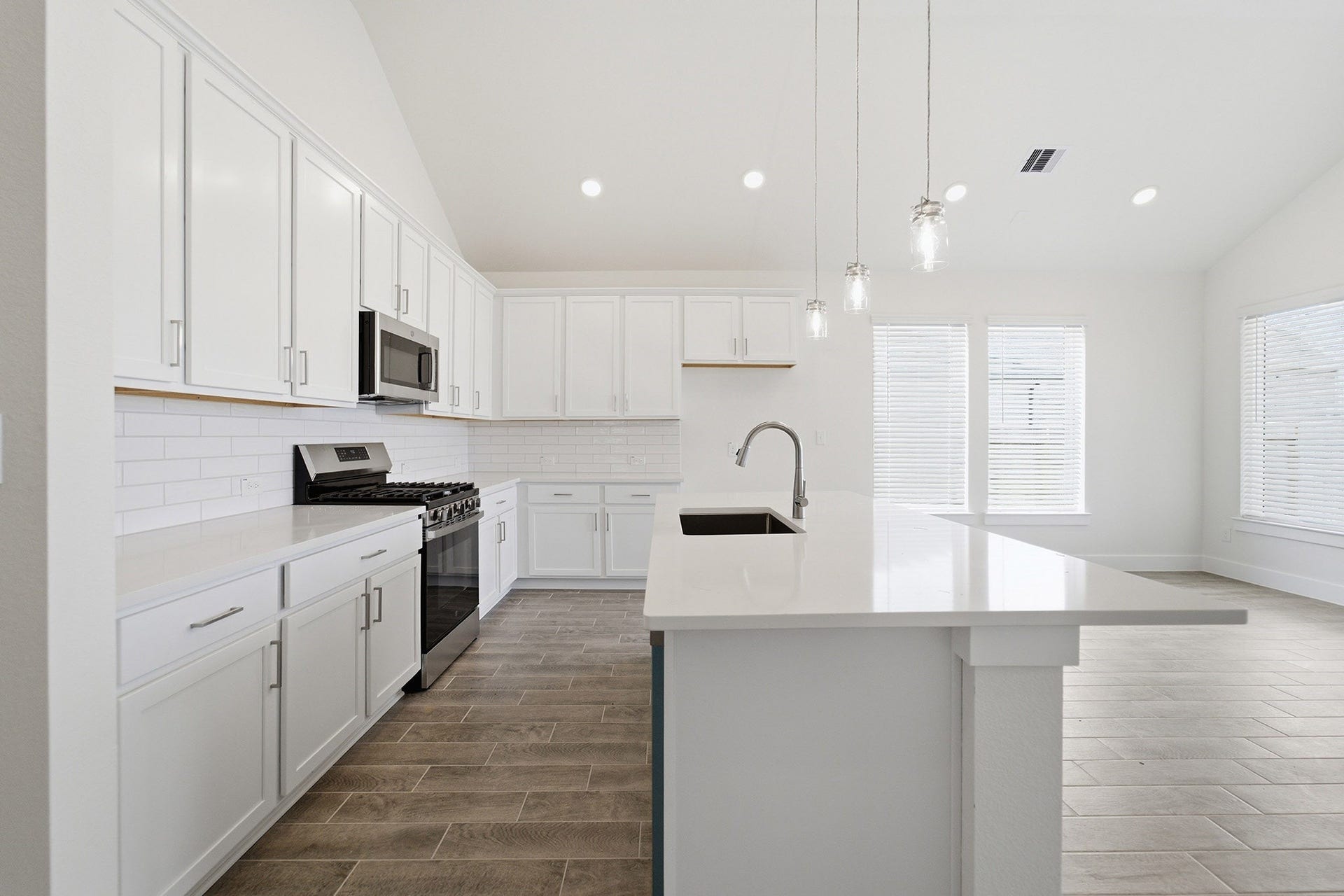 7902 Jasper Meadows Way, Angleton, TX 77515 7902 Jasper Meadows Way, Angleton, TX 77515