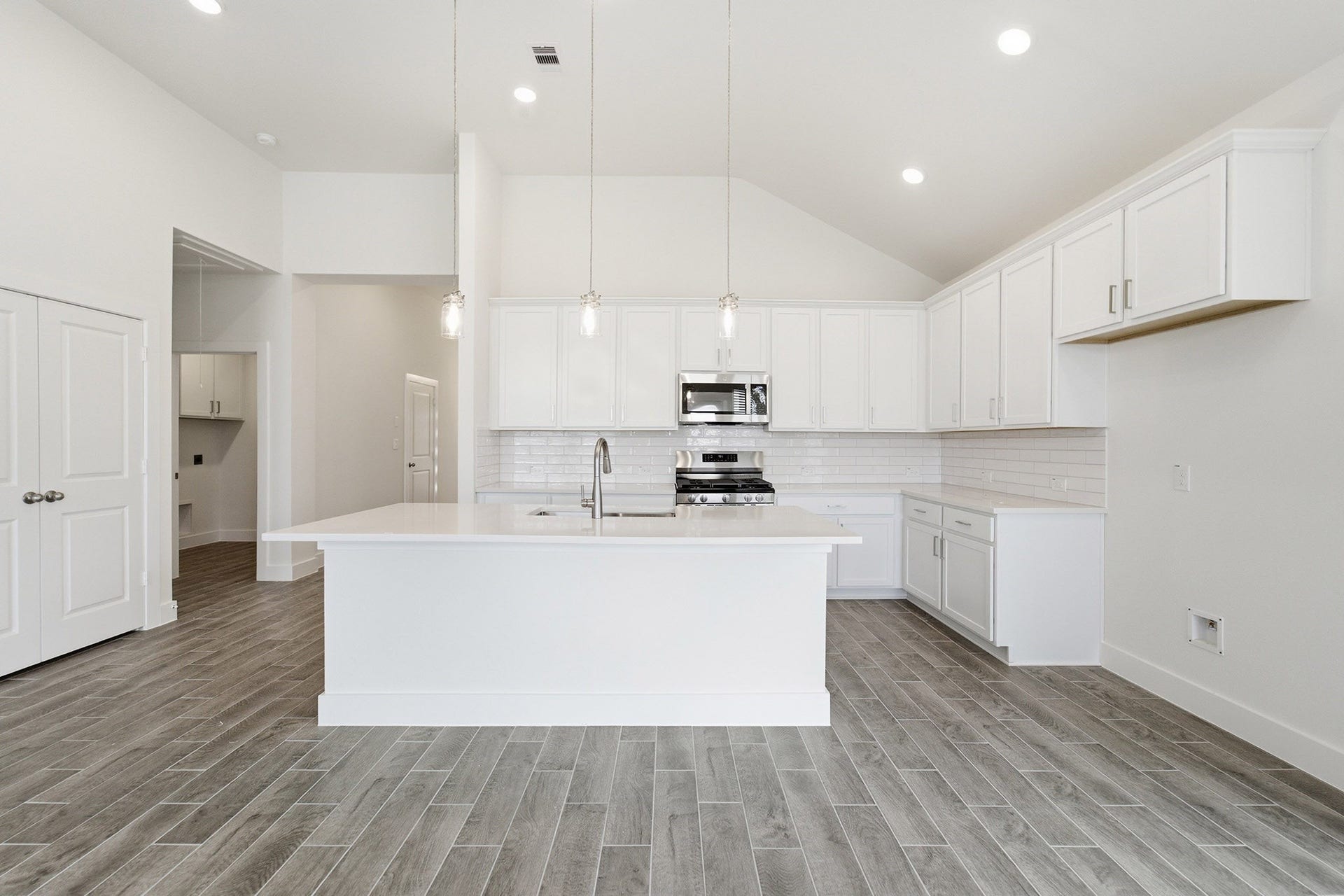 7902 Jasper Meadows Way, Angleton, TX 77515 7902 Jasper Meadows Way, Angleton, TX 77515