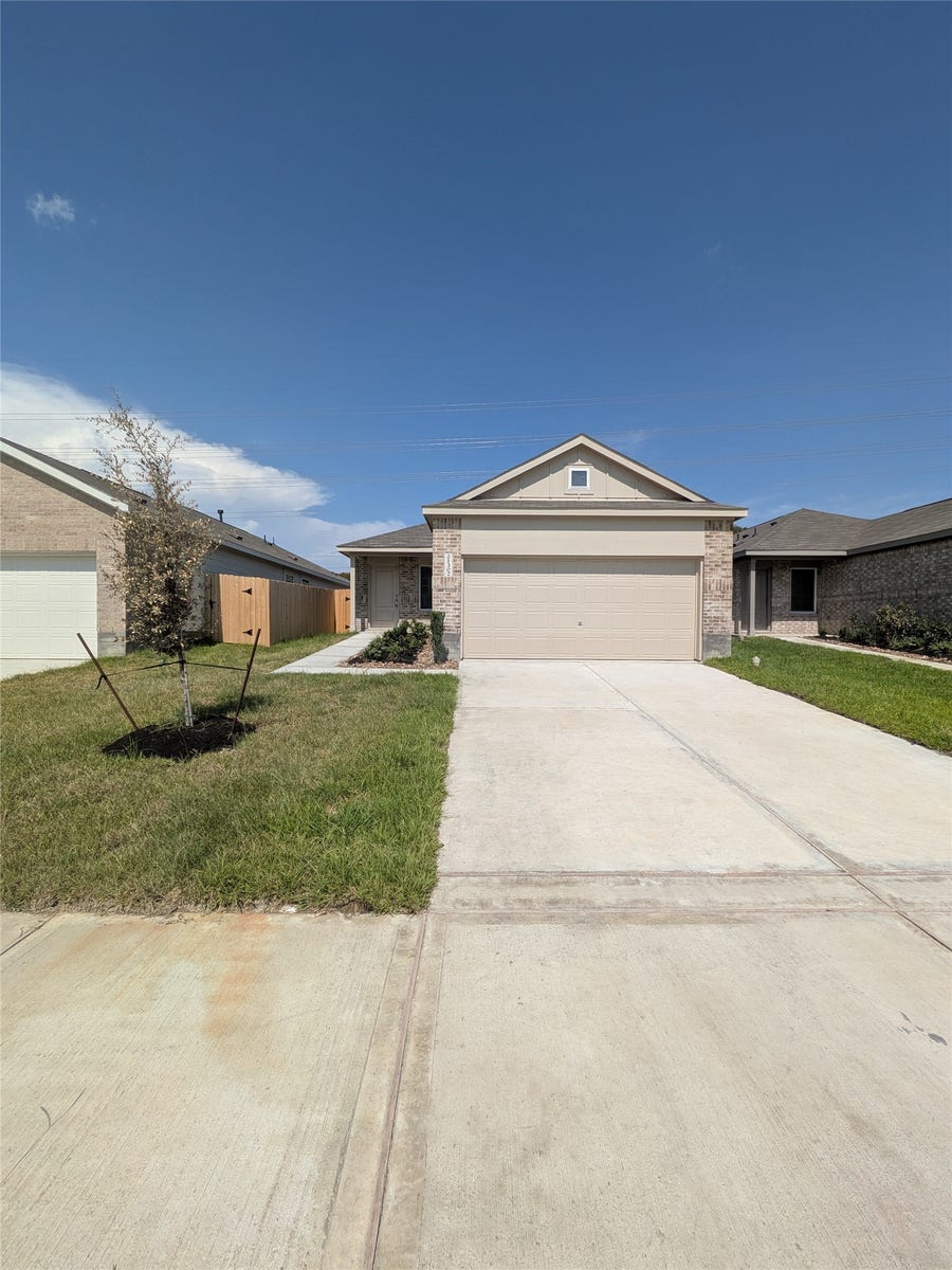 Property photo for 21302 Newberry Grove Lane, Humble, TX