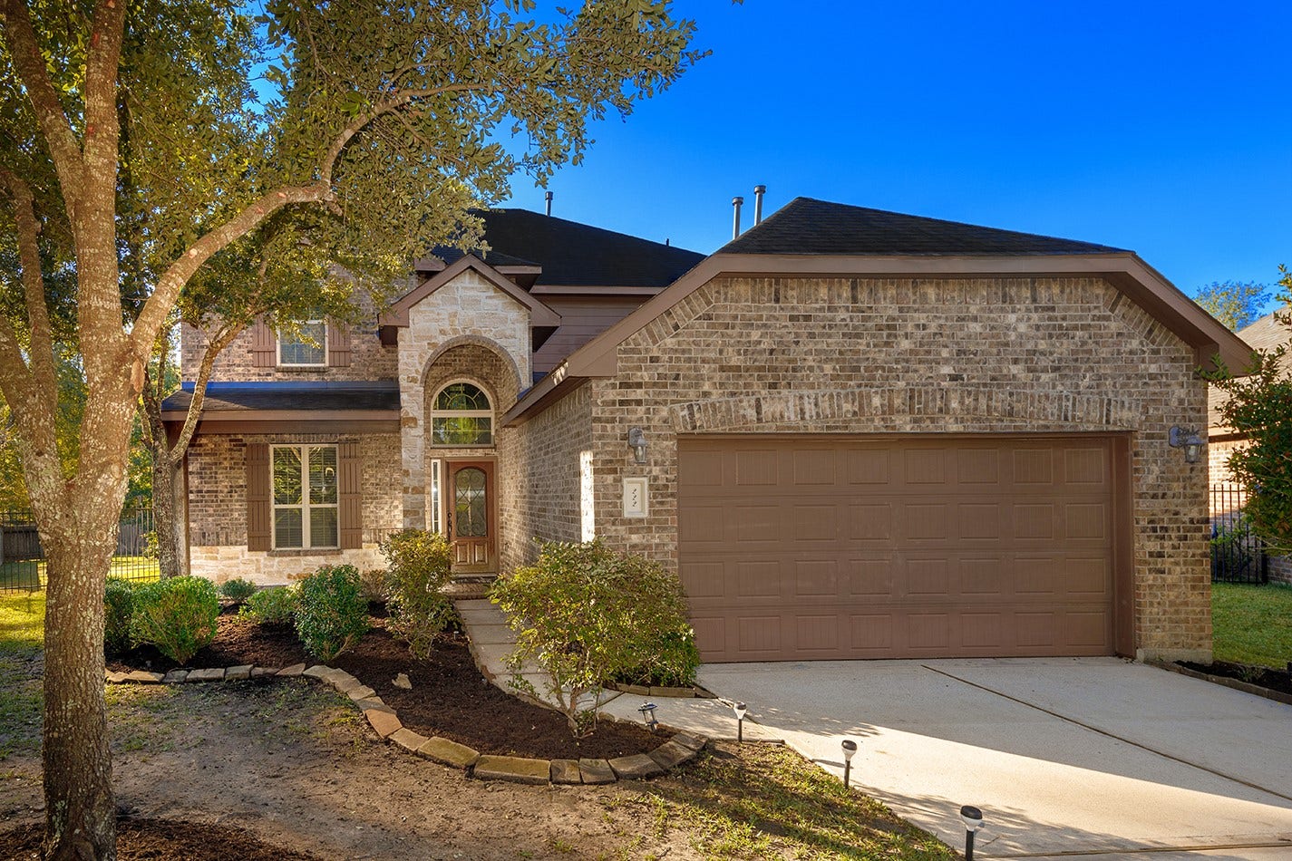 222 HAWKHURST, The Woodlands, TX 77354 222 HAWKHURST, The Woodlands, TX 77354