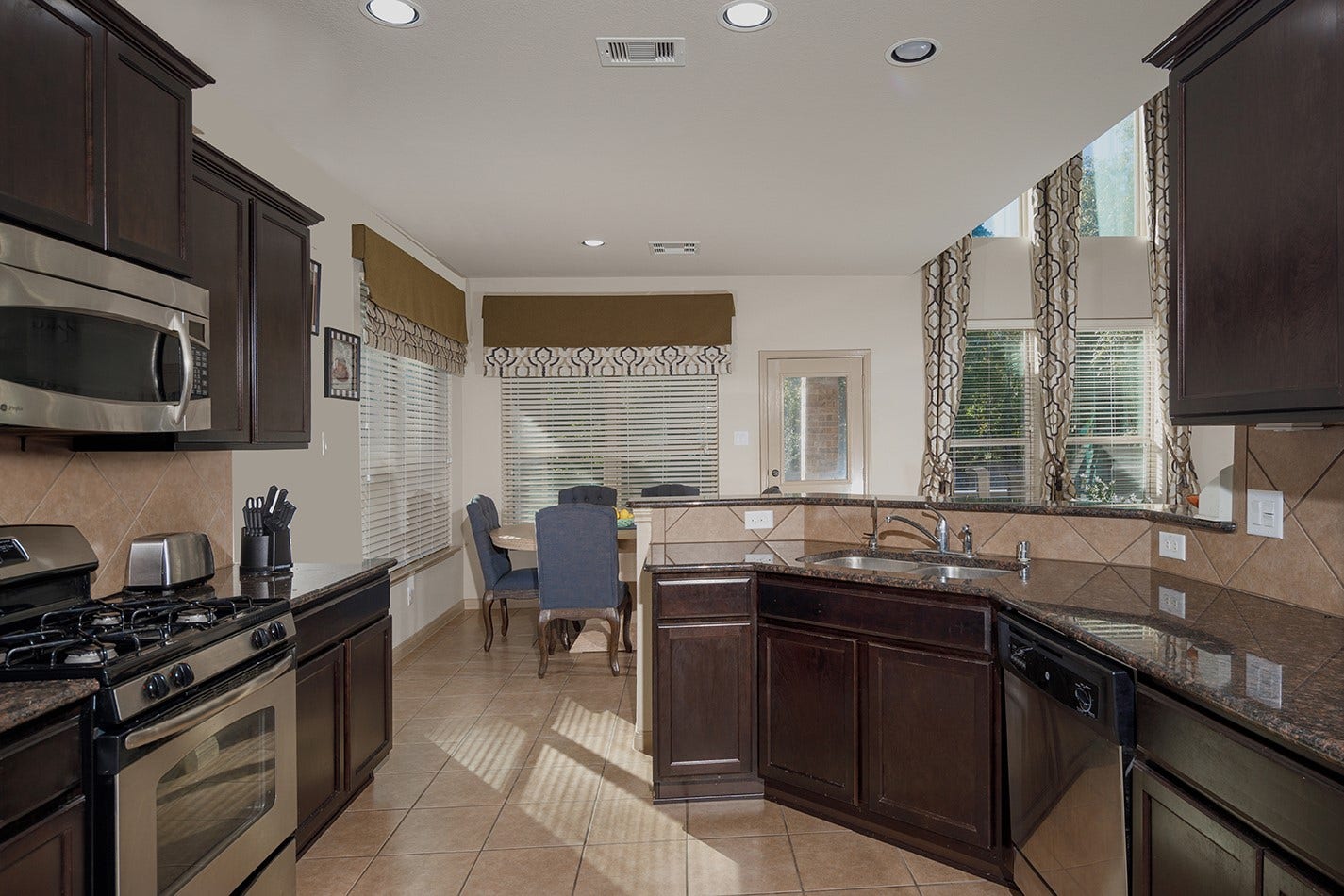222 HAWKHURST, The Woodlands, TX 77354 222 HAWKHURST, The Woodlands, TX 77354