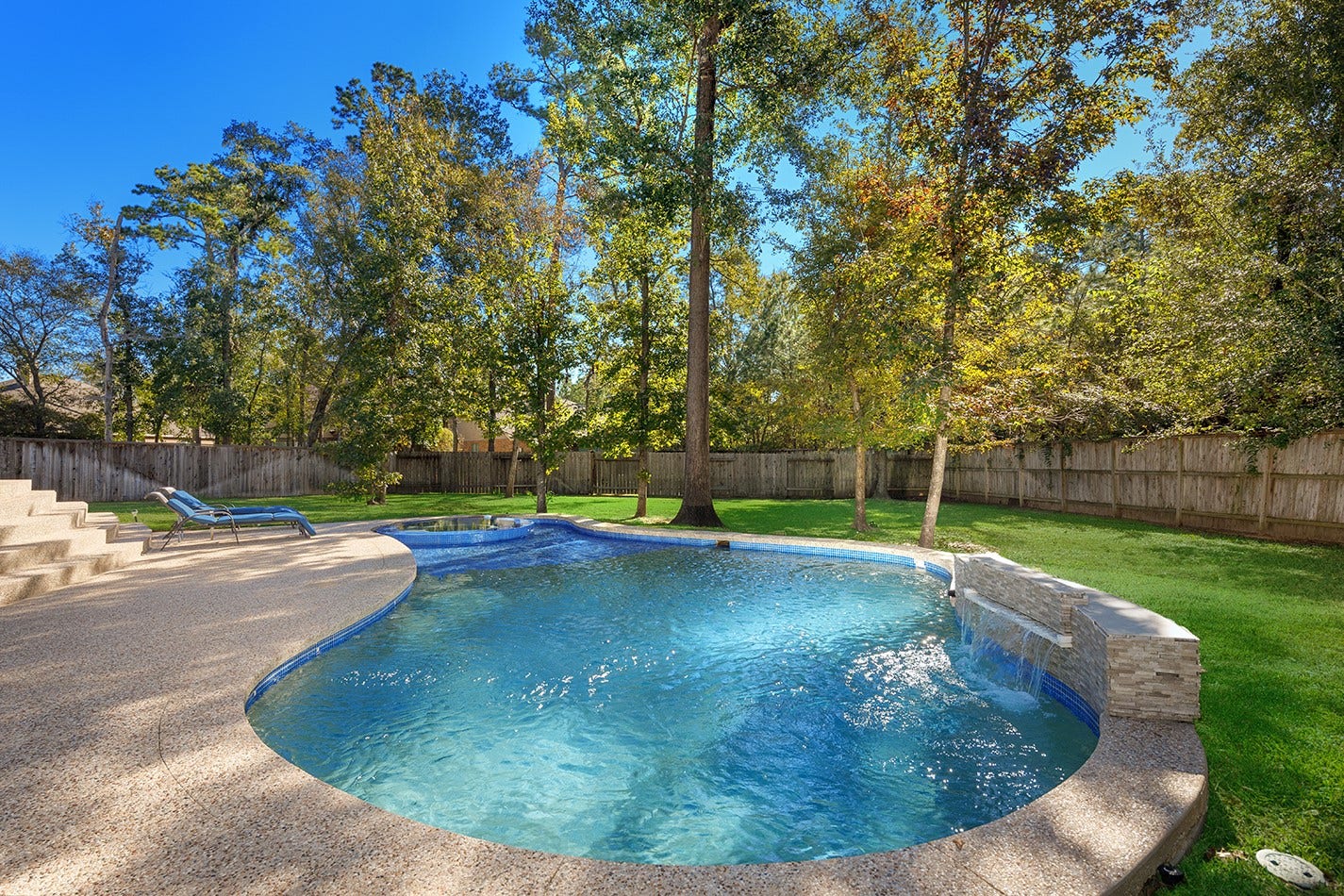 222 HAWKHURST, The Woodlands, TX 77354 222 HAWKHURST, The Woodlands, TX 77354