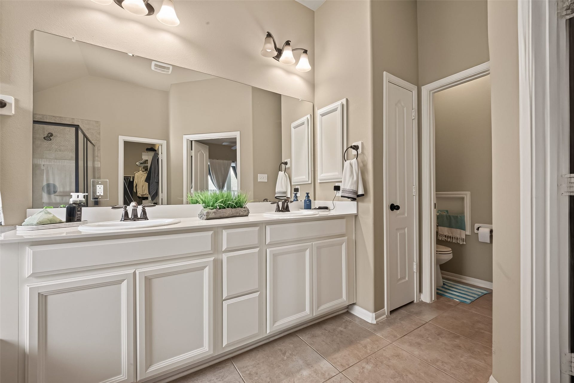 2115 Rolling Hills Drive, Pearland, TX 77581