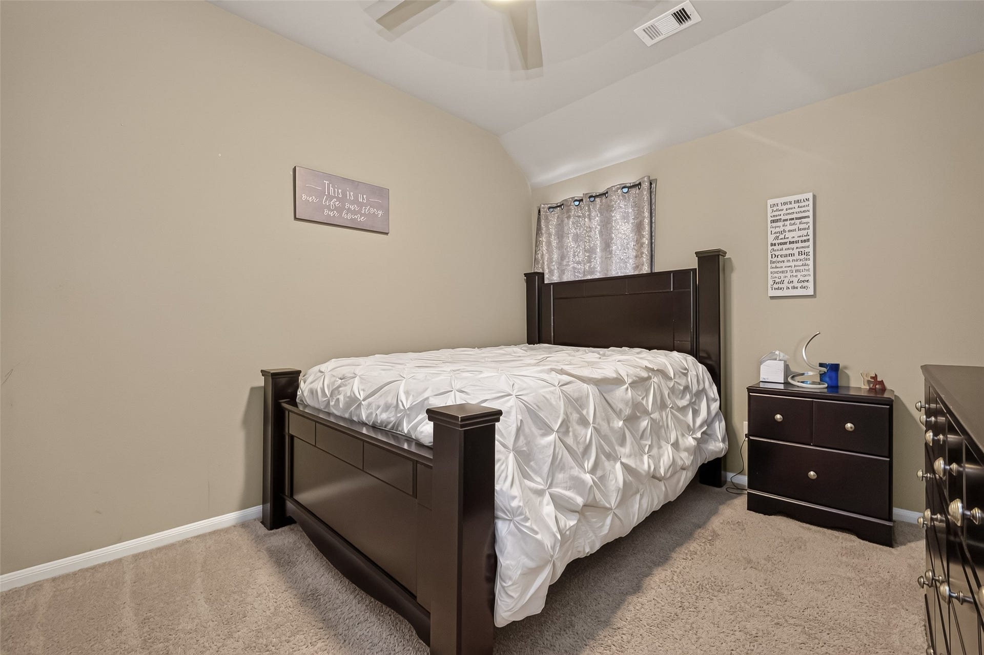 2115 Rolling Hills Drive, Pearland, TX 77581