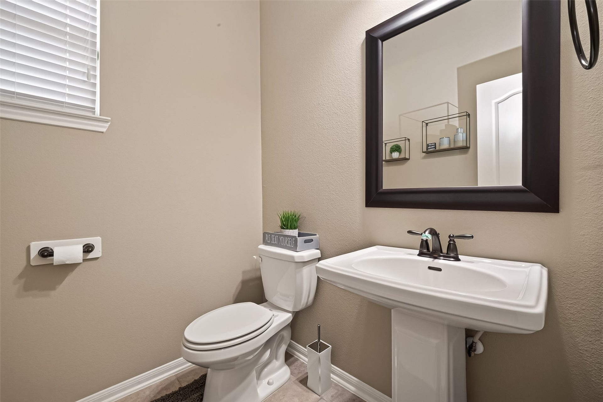 2115 Rolling Hills Drive, Pearland, TX 77581