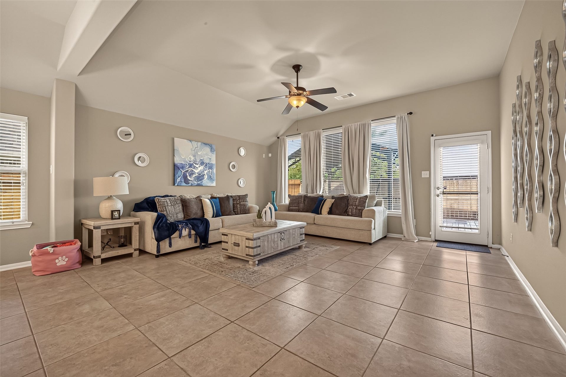 2115 Rolling Hills Drive, Pearland, TX 77581
