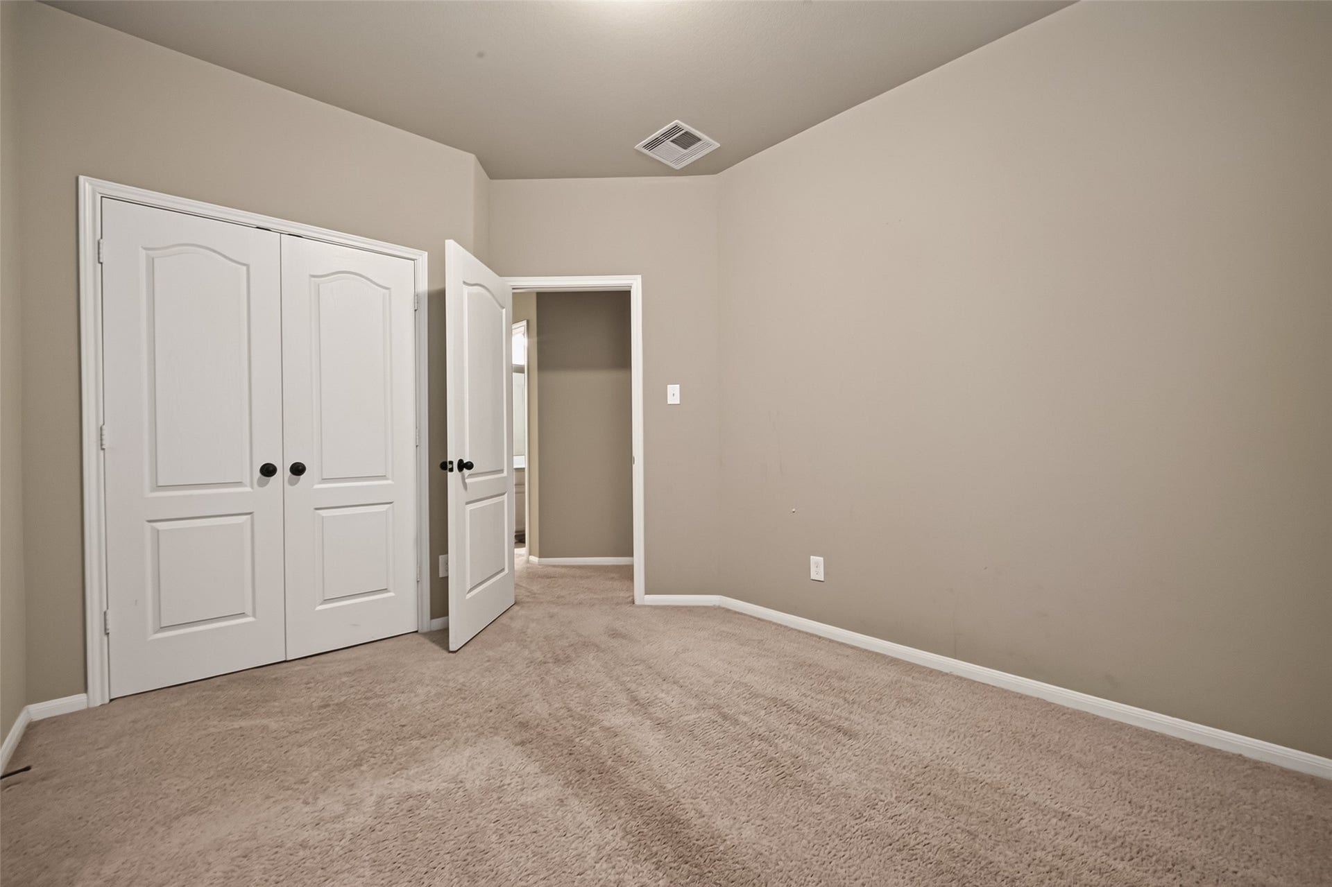 2115 Rolling Hills Drive, Pearland, TX 77581